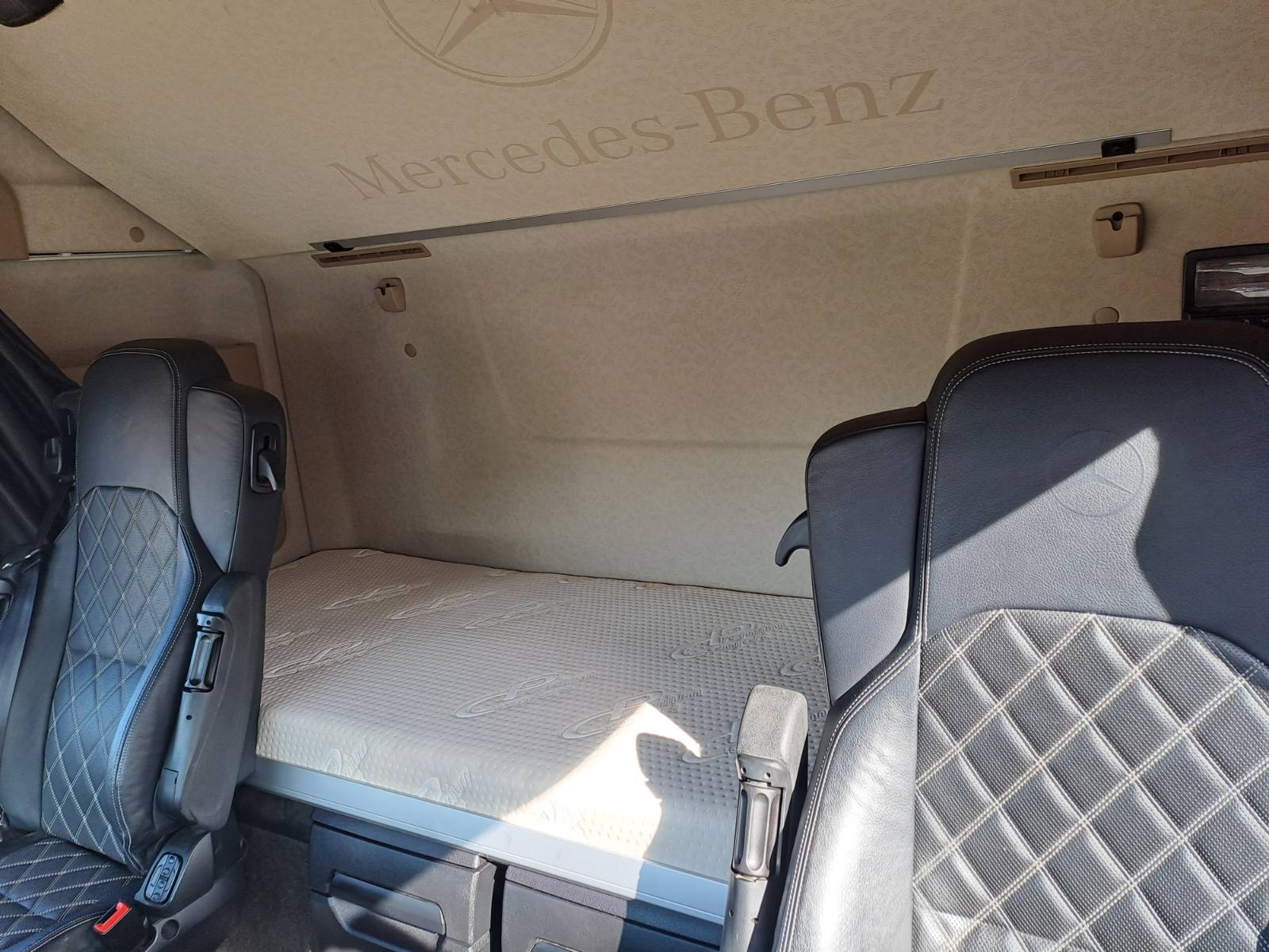 MERCEDES BENZ AROCS 2658 - Image 9
