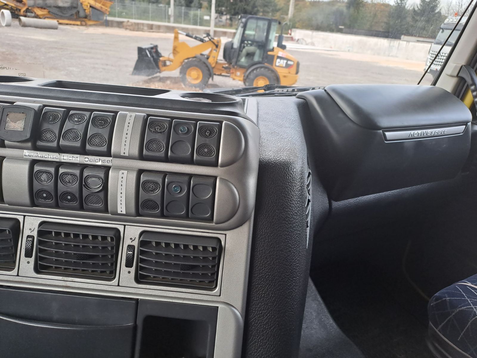 KAMION SA KRANOM IVECO STRALIS 260S45 - Image 10