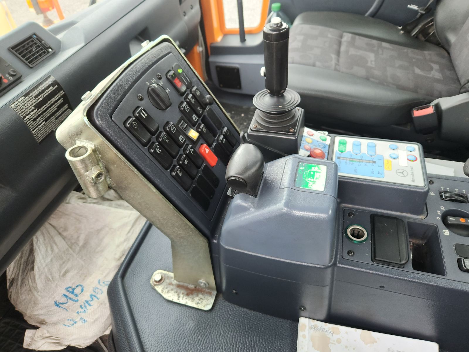 MERCEDES BENZ UNIMOG U 400 - Image 11