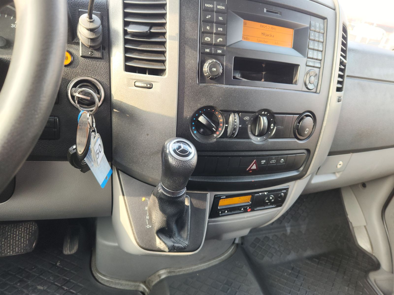 MERCEDES BENZ SPRINTER 519 CDI - Image 14