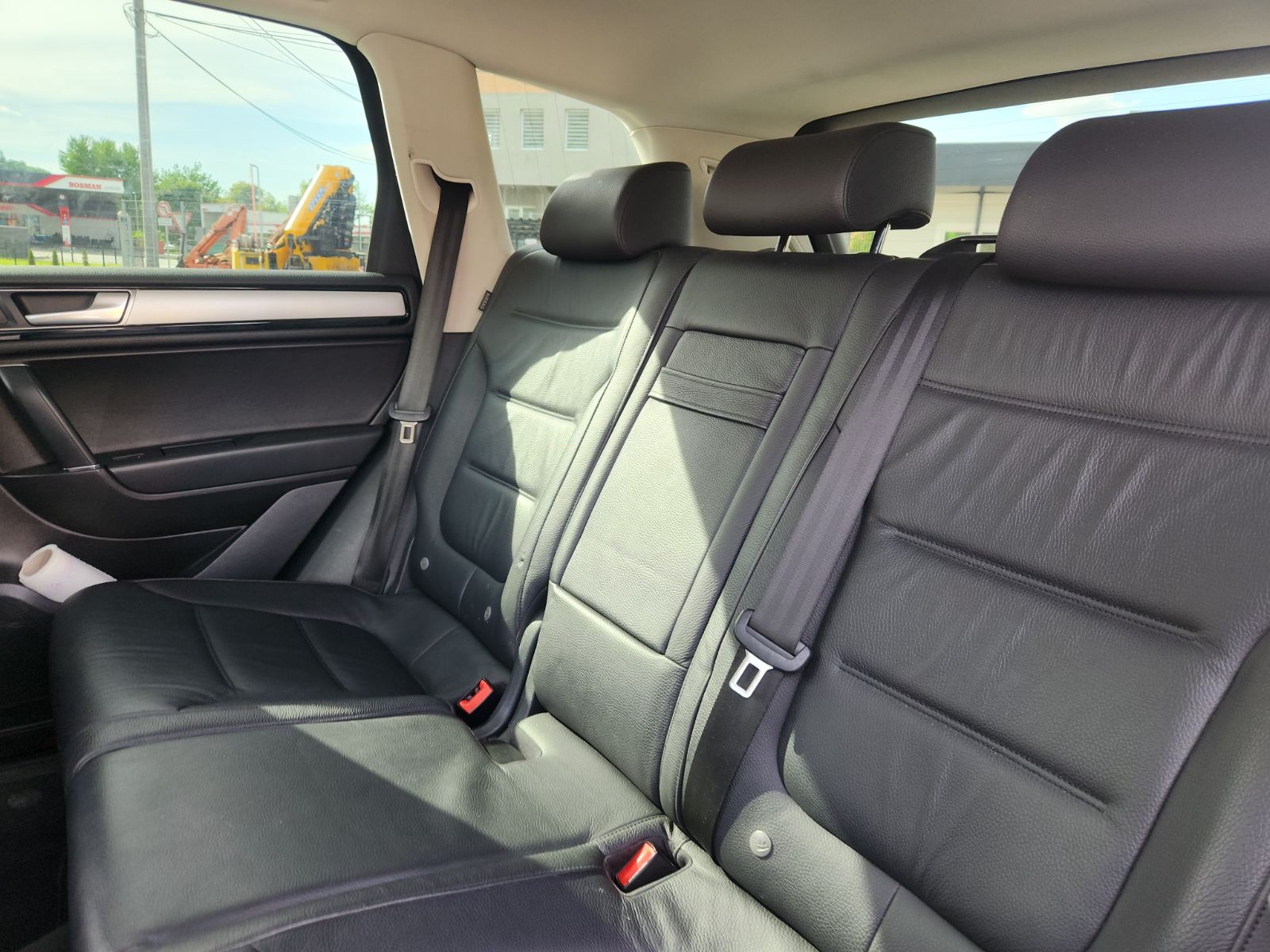 VW TOUAREG - Image 11
