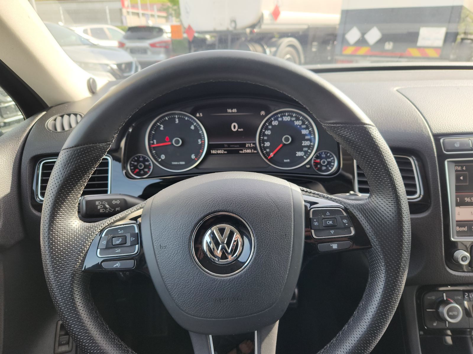 VW TOUAREG - Image 13