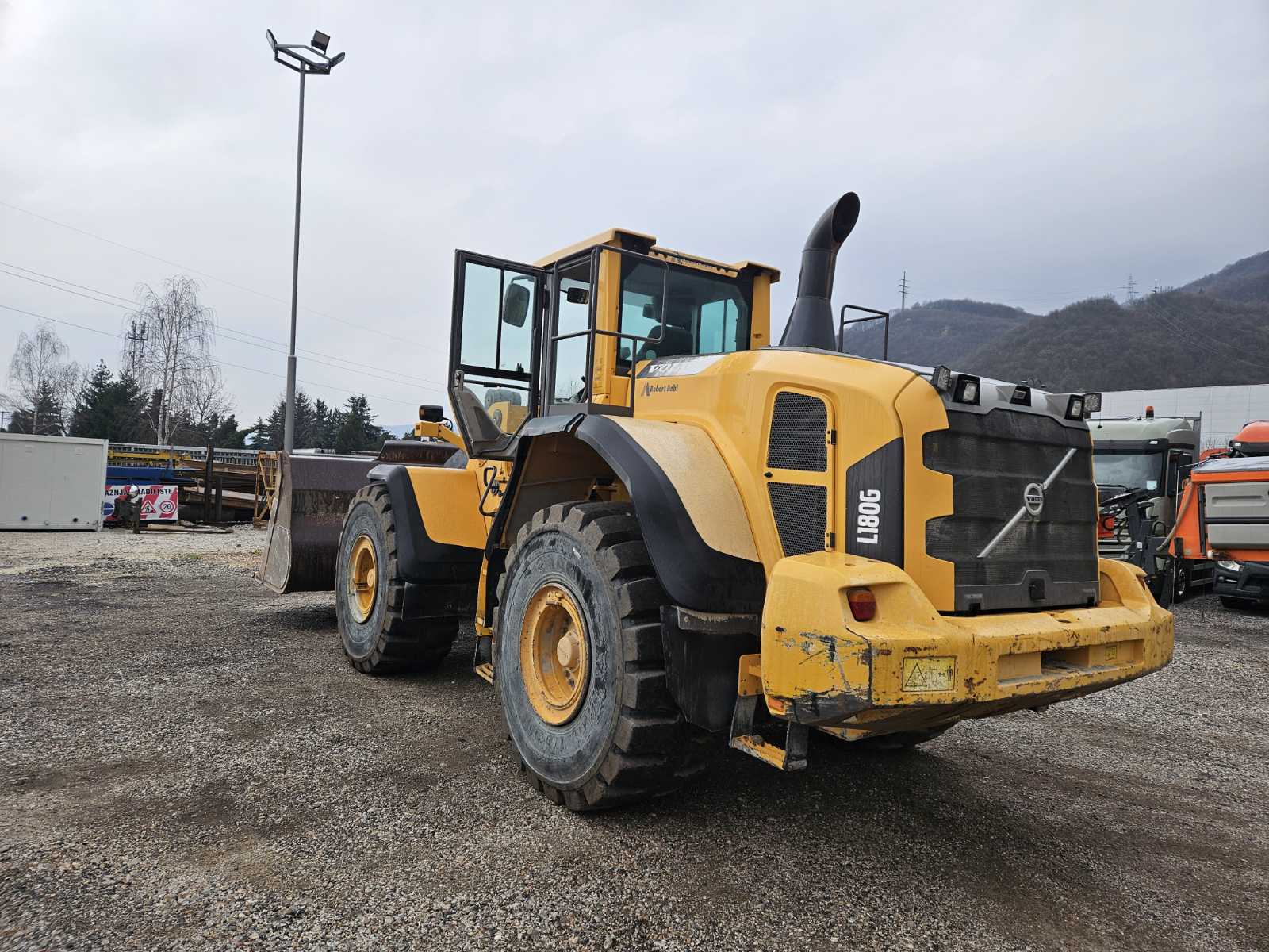 UTOVARIVAČ VOLVO L 180 G - Image 7