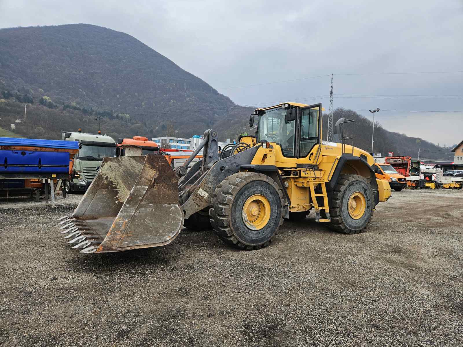 UTOVARIVAČ VOLVO L 180 G - Image 9