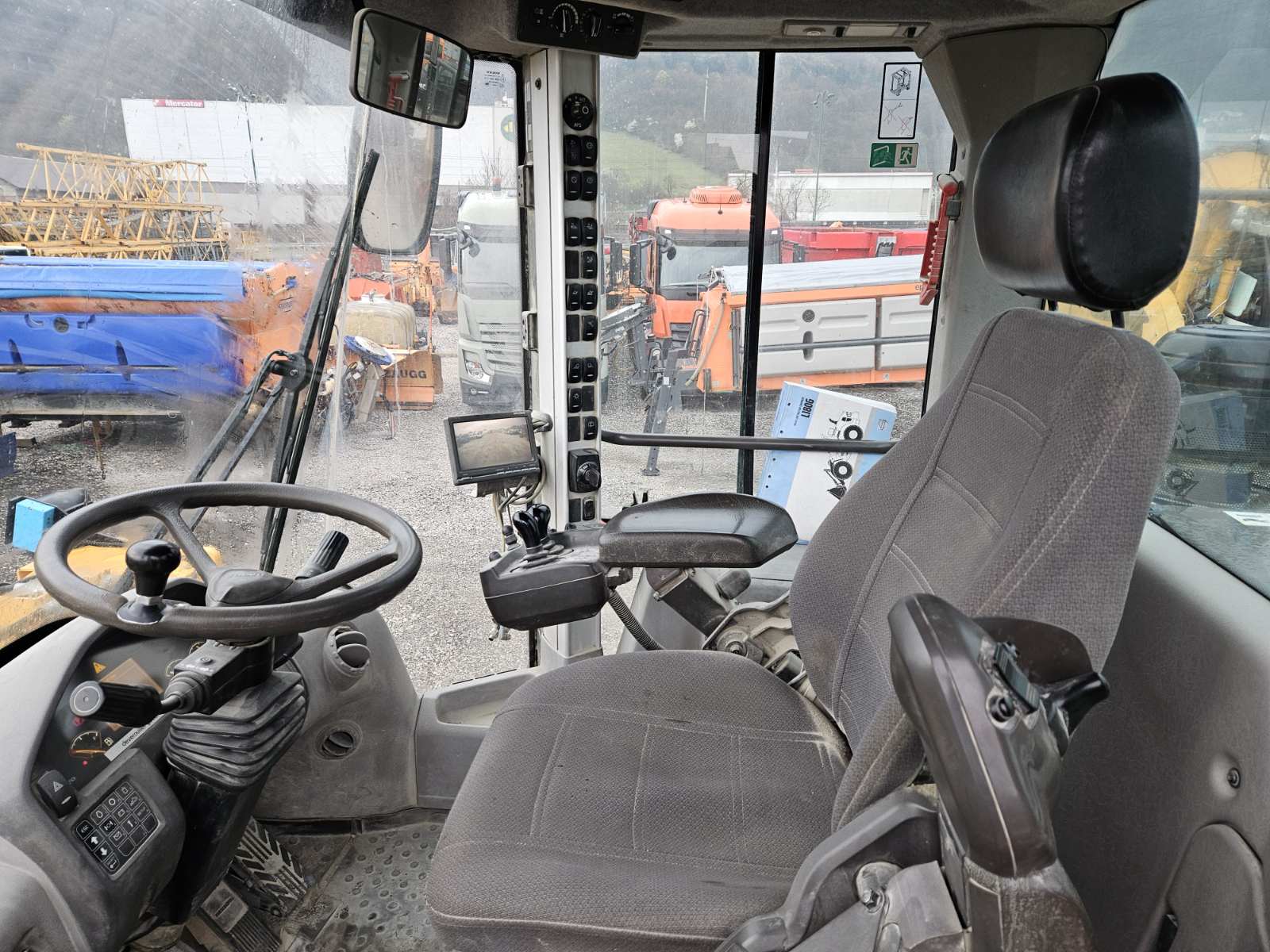 UTOVARIVAČ VOLVO L 180 G - Image 10